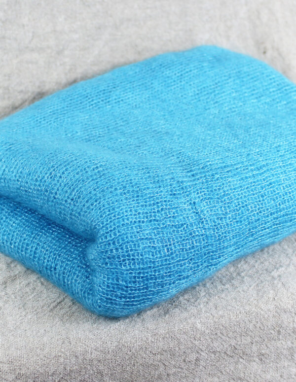 echarpes-tricotees-cote-mohair-soie-bleu-turquoise-une-ferme-a-la-bassette-1