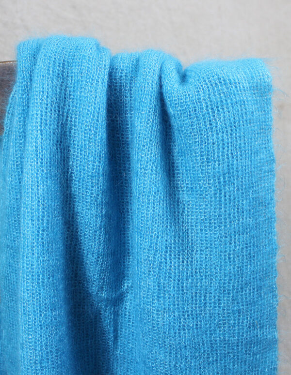 echarpes-tricotees-cote-mohair-soie-bleu-turquoise-une-ferme-a-la-bassette-2