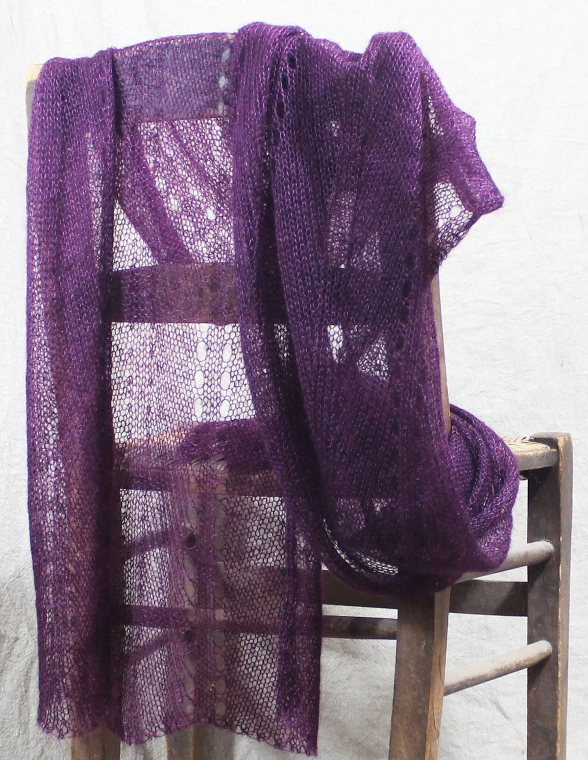 echarpes-tricotees-fines-mohair-soie-violet-prune-une-ferme-a-la-bassette-1