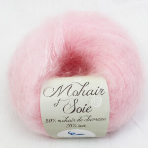 pelote-mohair-et-soie-rose-poudre-une-ferme-a-la-bassette